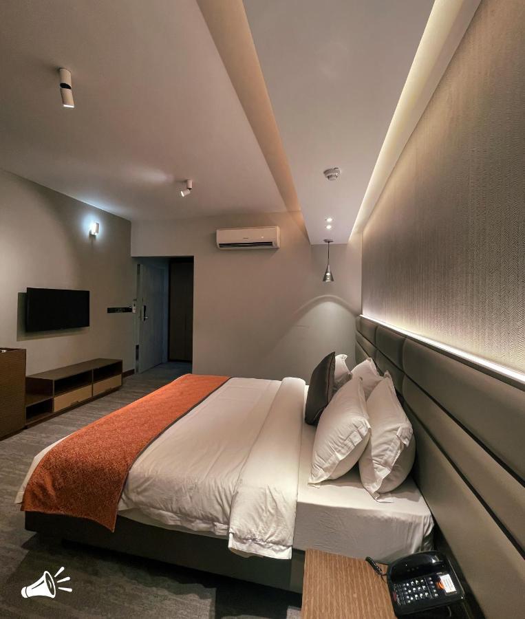 Hotel Omni Residency Dhaka Exterior photo